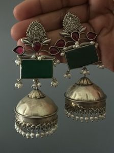 Jhumka Earrings With Pearl And Kemp Beads