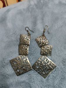 Set Of 2 Beautiful Gold Earrings