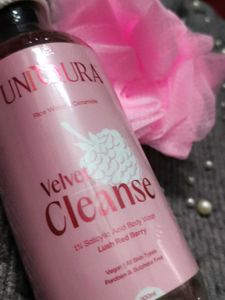 VNIQURA Velvet Cleanse Body Wash