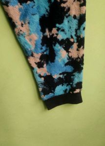 Funky Pattern Top lenght/34 hip/34