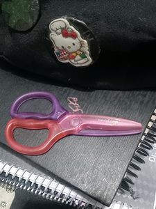 Deli Cute Paper Cutting Pink And Purple Scissors