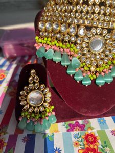 Gorgeous Kundan Jewelry Set