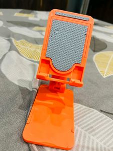 PORTABLE MOBILE STAND