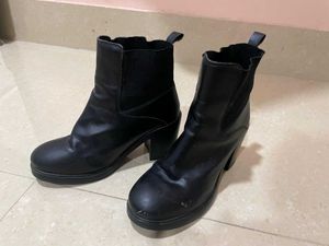 Black Heeled Boots