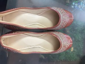 Ethnic Brown Jutti Flats
