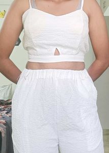 White textured wide-leg pants
