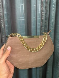 Olive Stylish Slingbag