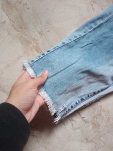 Ripped Cropped Baggy Jeans