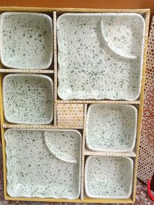 Set of 4 Bowls and 2 plates 🥰🤌 Crockery