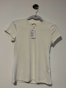 White fitted basic top