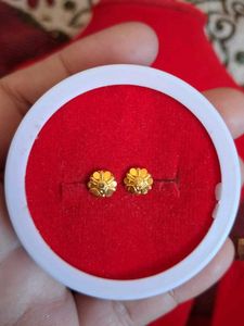 Beautiful New Flower Desine Studs