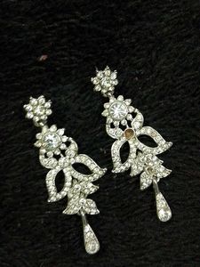 New Earings For Girls In Party