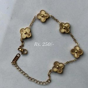 Gold Clover Jewelry Set
