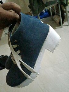 High-heeled Shoes