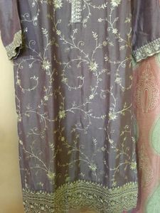 Elegant Mauve Embroidered Kurta Set