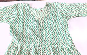 Trandy Printed Top For Women