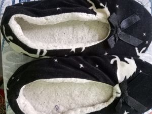 Room Slippers Size 4.5_ 5