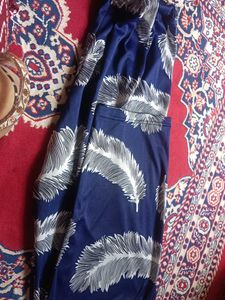 Feather Print Leggings