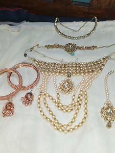 Mere Pass Extraa Jewellery Hai Esliye Selling Kare