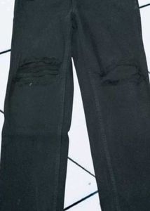 Black Ripped Jeans 👖