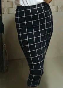 Chic Grid Skirt