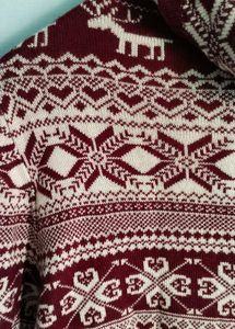 Stylish Woolen Sweater for Winter – Maroon &amp; White