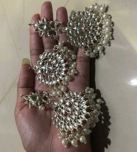 Earrings And Mangtika Jewellery Set