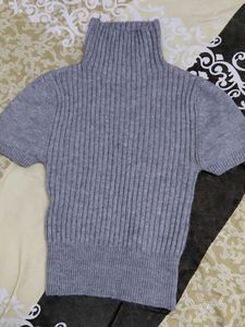 Gray Ribbed Turtleneck Short Sleeve Top