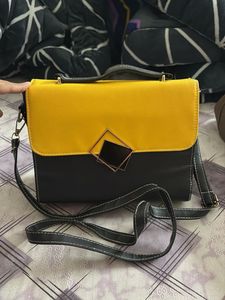 Women Stylish Sling Bag