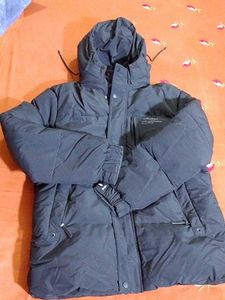 combo set of blankets and puffer jackets