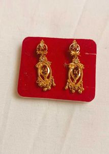 Maroon Ear Rings