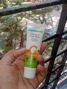 Mama earth Vitamin C Facewash