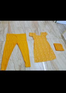 4 Churidhar Set With Long Dupatta