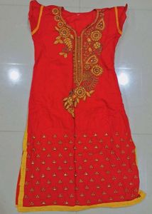 Elegant Red Embroidered Kurta