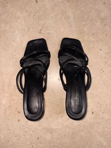 DressBerry Black Block Heels