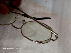 SUNGLASS ( BRAND NEW )
