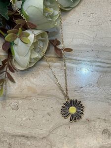 Black Daisy Necklace
