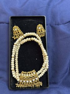 Golden And Moti Set