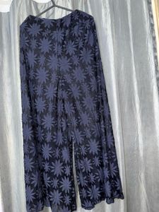 Elegant Black Wide-Leg Pants with Textured Floral