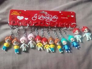 Excellent Unused Pack Of 12 Keychains.