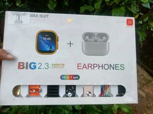 Smartwatch With Earphone And Lot Of Straps