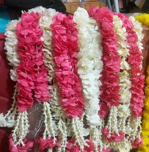 Free Set of 2 Artificial Flower Garlands