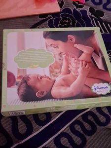 Johnson&#39;s Baby Care Set