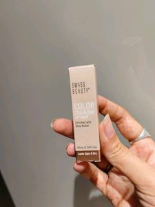 Colour Changing Lipstick