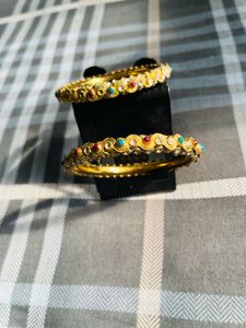 Gold-toned Bangle Set
