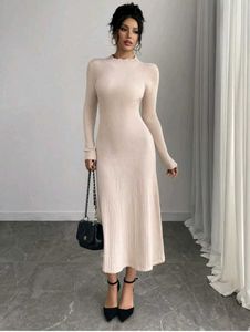 With Tag Elegant Knit Midi Dress