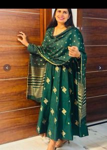 Green Silk Embroidered Kurta Set Fixed Price