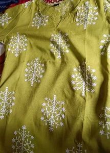 Set of 3 Women&#39;s Kurtas
