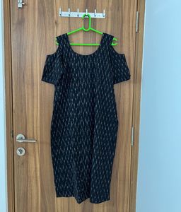 Black Kurta With Cutout Sleeves.