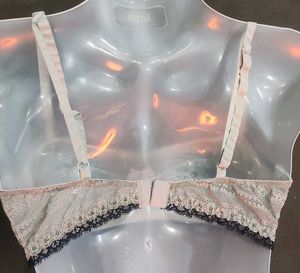 Lace Bralette with Bow Detail 🖤